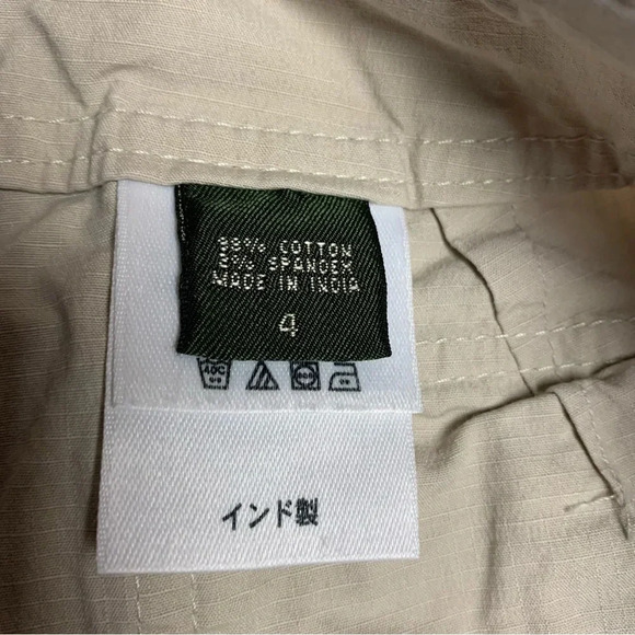 Eddie Bauer Vashon fit beige cargo capris size 4 wide belt loops - Picture 4 of 10